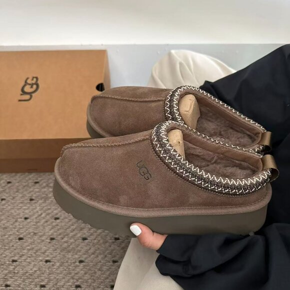 UGG Tazz Platform Shearling Lined Slipper - Picture 7 of 9